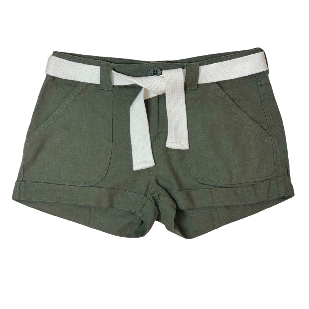 CI SONO SHORTS NEW WITHOUT TAGS Olive Green color Medium size with fabric belt